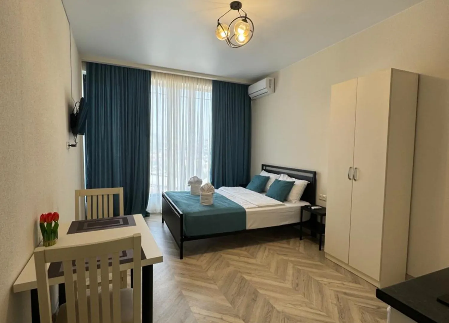 Brothers Apartments With Terrace In Old Tbilisi