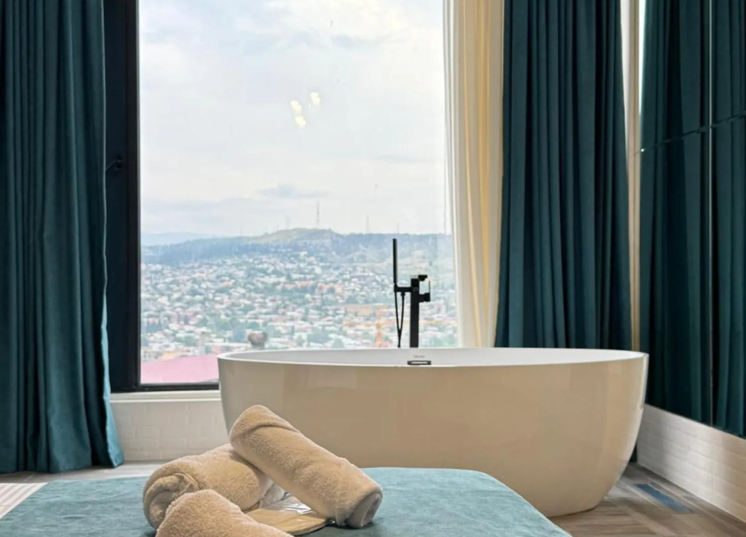Brothers Apartments With Terrace In Old Tbilisi