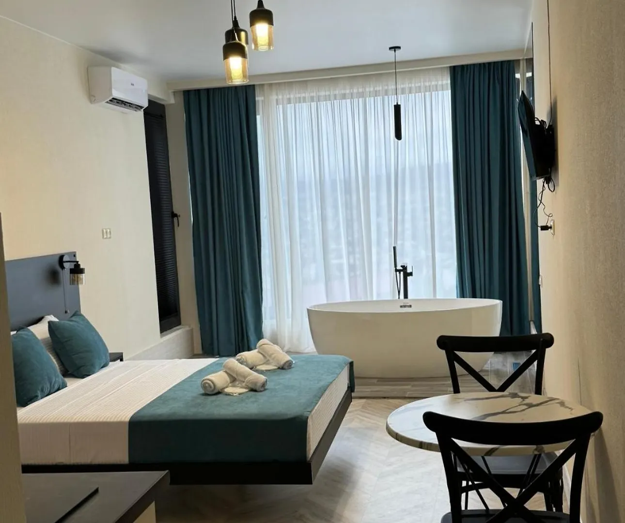Brothers Apartments With Terrace In Old Tbilisi Georgien